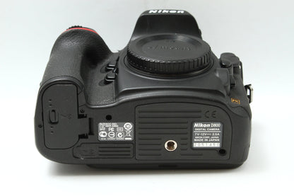 D800