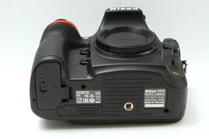 D810