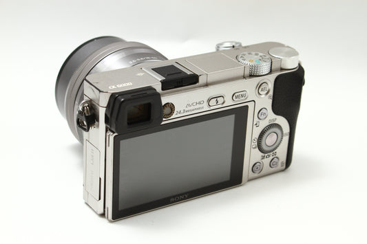 α6000 ILCE-6000 シルバー + PZ 16-50 レンズキット