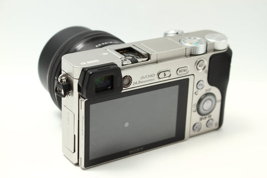 α6000 ILCE-6000 シルバー + PZ 16-50 レンズキット