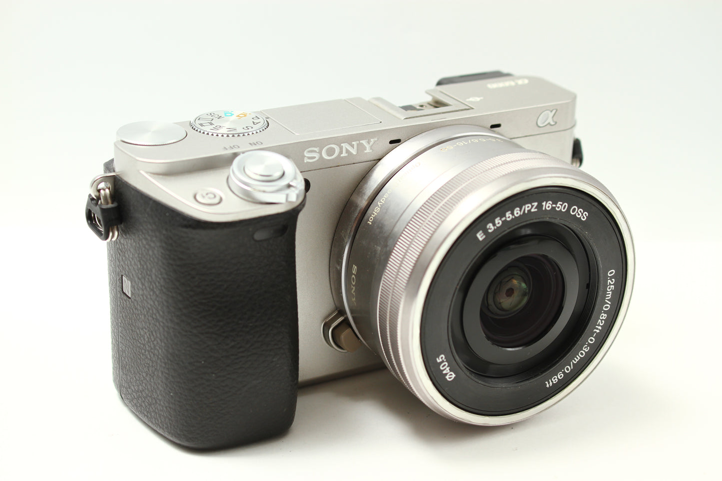 α6000 ILCE-6000 シルバー + PZ 16-50 レンズキット