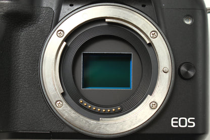 EOS Kiss M ブラック + 15-45 IS STM + 22 STM Wレンズキット