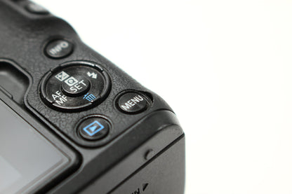 EOS Kiss M ブラック + 15-45 IS STM + 22 STM Wレンズキット