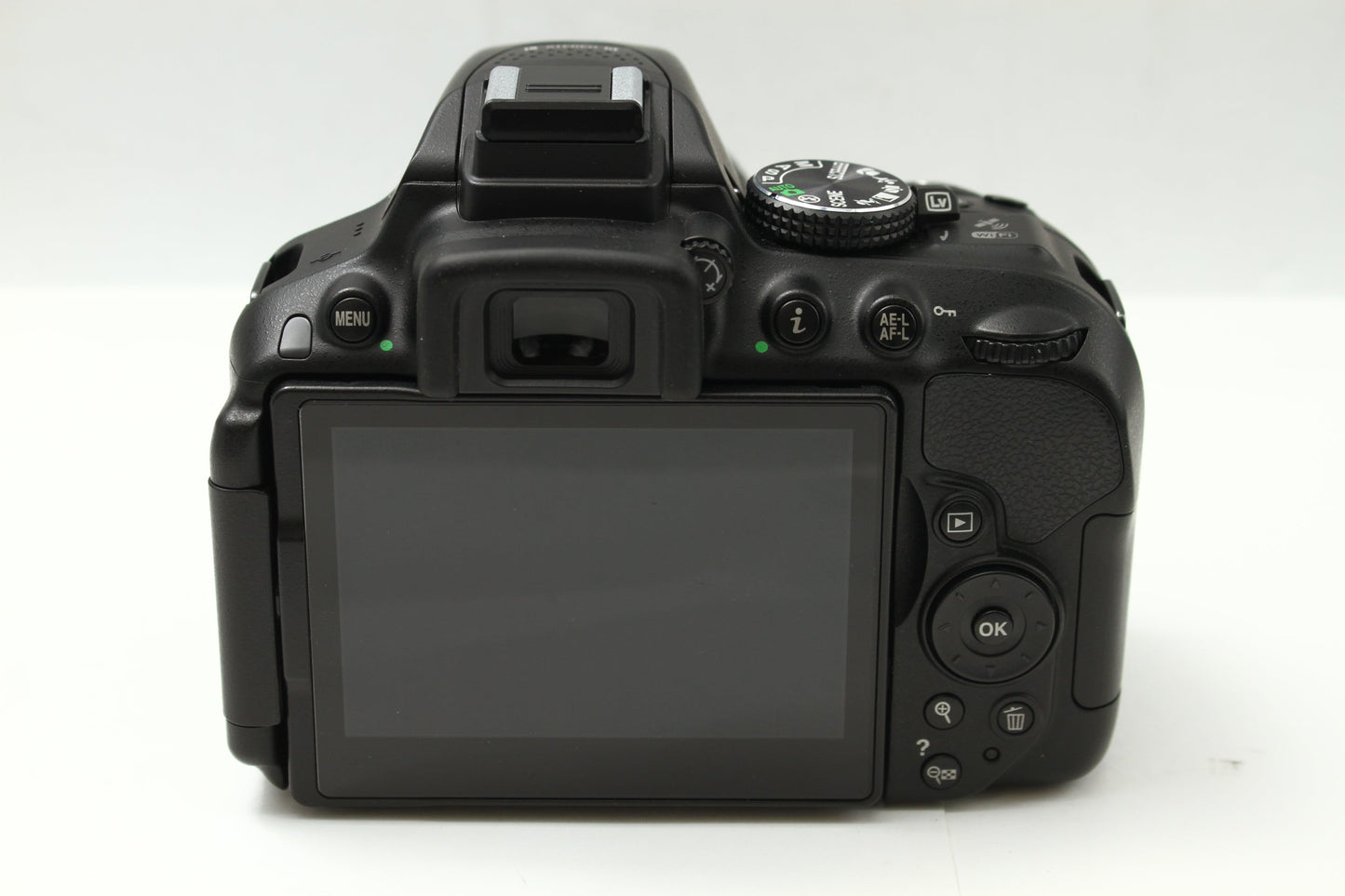 D5300 ブラック + AF-S 18-55/3.5-5.6 G II