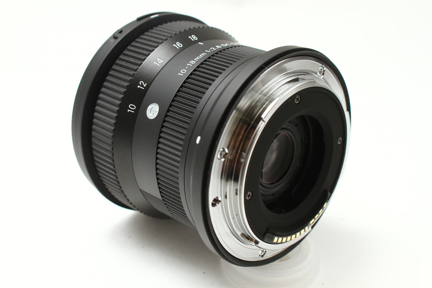 C 10-18/2.8 DC DN (Canon RF)