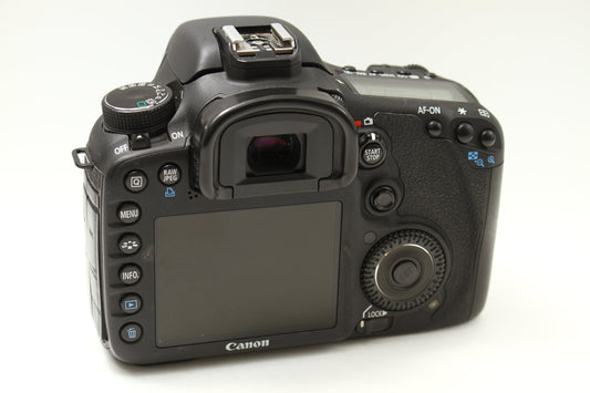EOS 7D