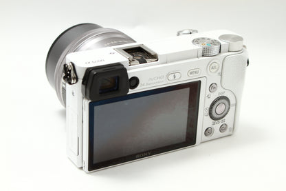 α6000 ILCE-6000 ホワイト + PZ 16-50 レンズキット