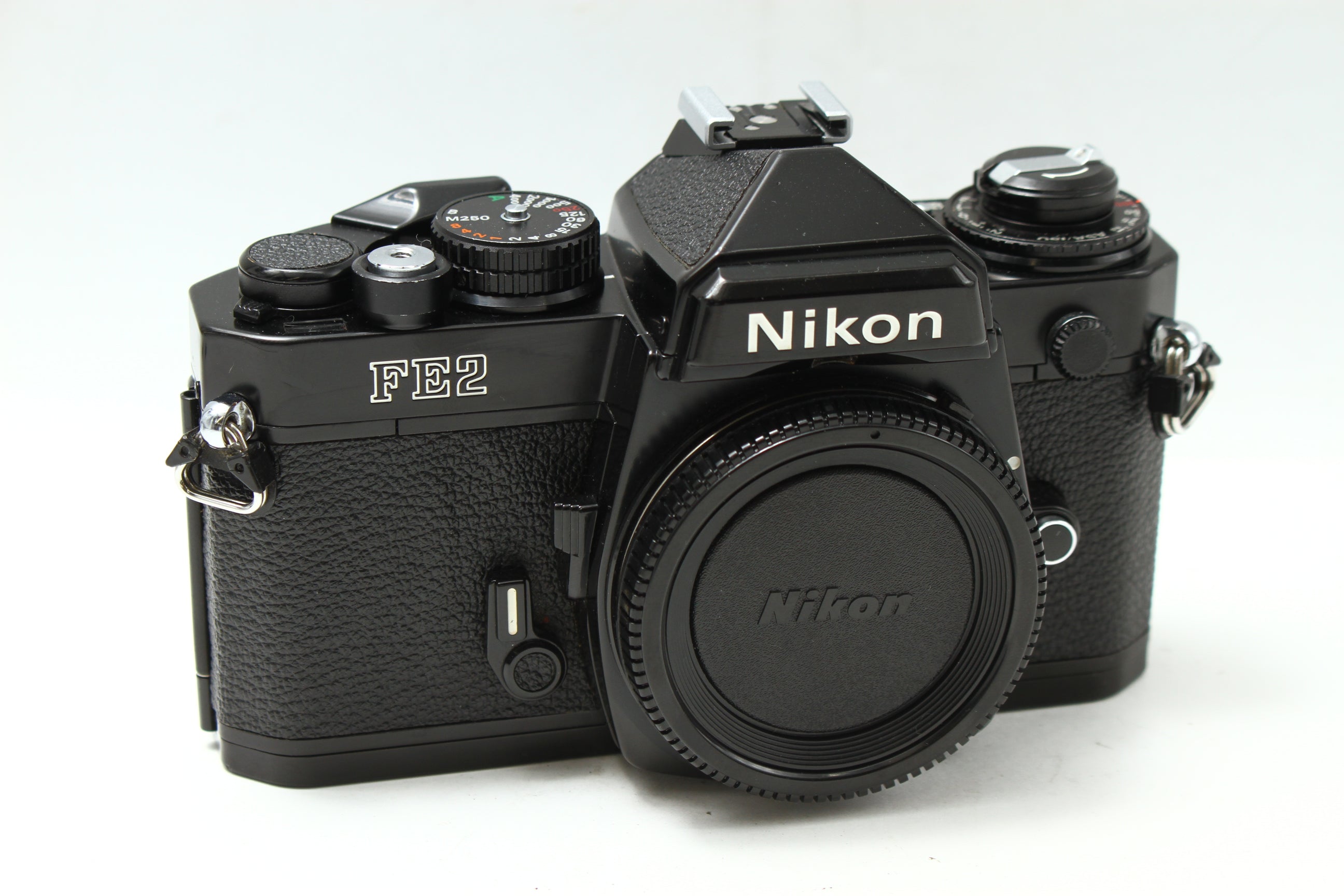 Nikon FE2 BLACK BODY 一眼レフカメラ ボディー&レンズ Nikon (ニコン) FE2 ブラック フィルムカメラ 一眼レフ – にっ