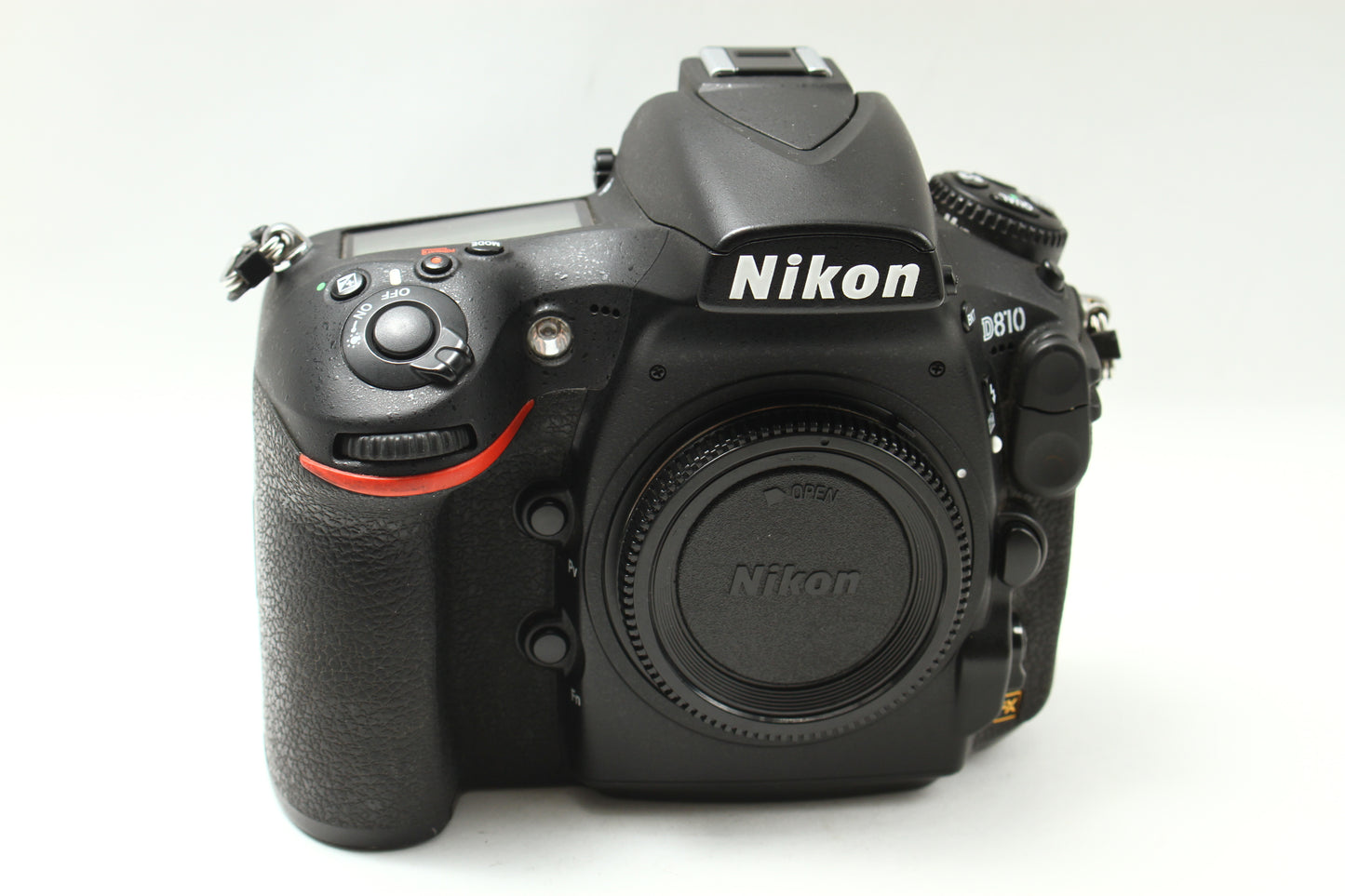 D810