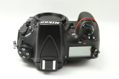 D810