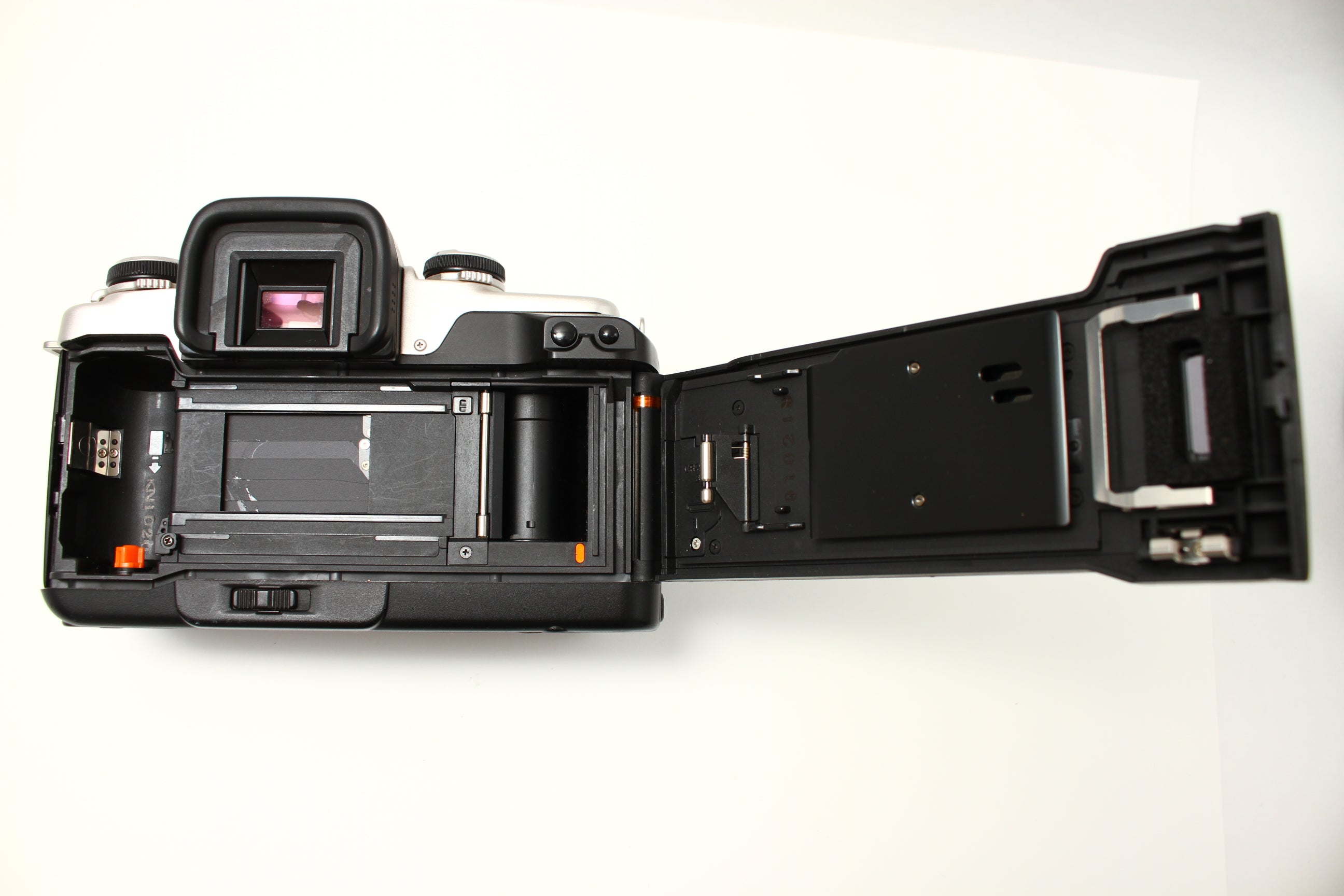 Canon (キヤノン) EOS 55 シルバー フィルムカメラ 一眼レフ – にっ