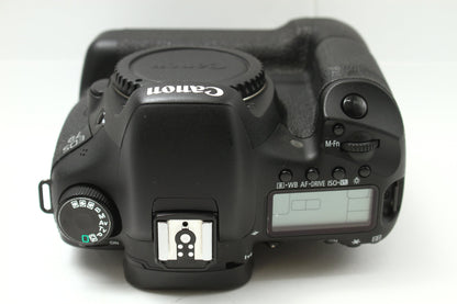 EOS 7D + BG-E7