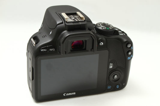 EOS Kiss X7