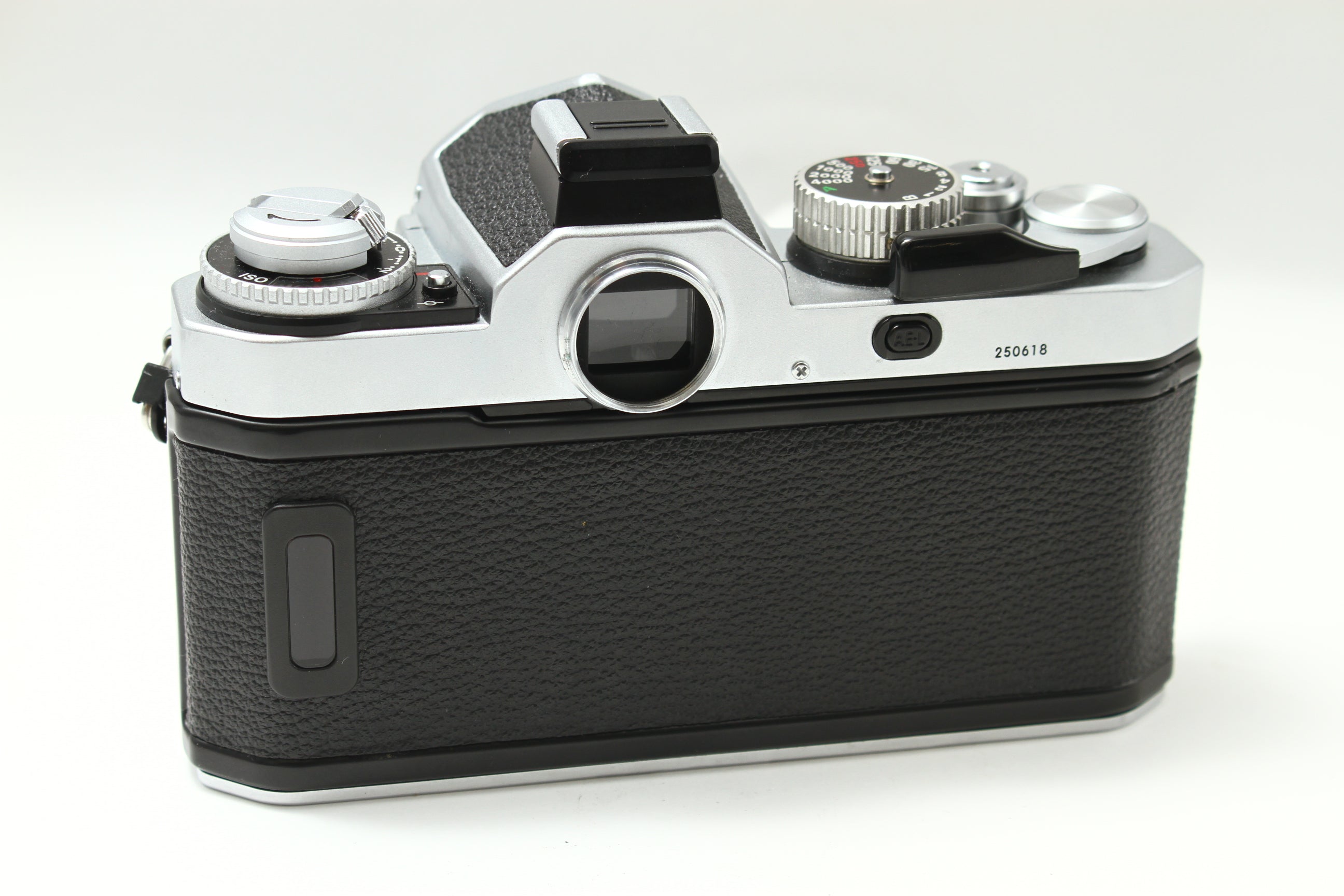 フィルム 一眼レフカメラ 35mm判一眼レフの感覚で使える中判フィルムカメラ「PENTAX 645NII