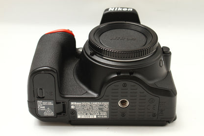 D5600