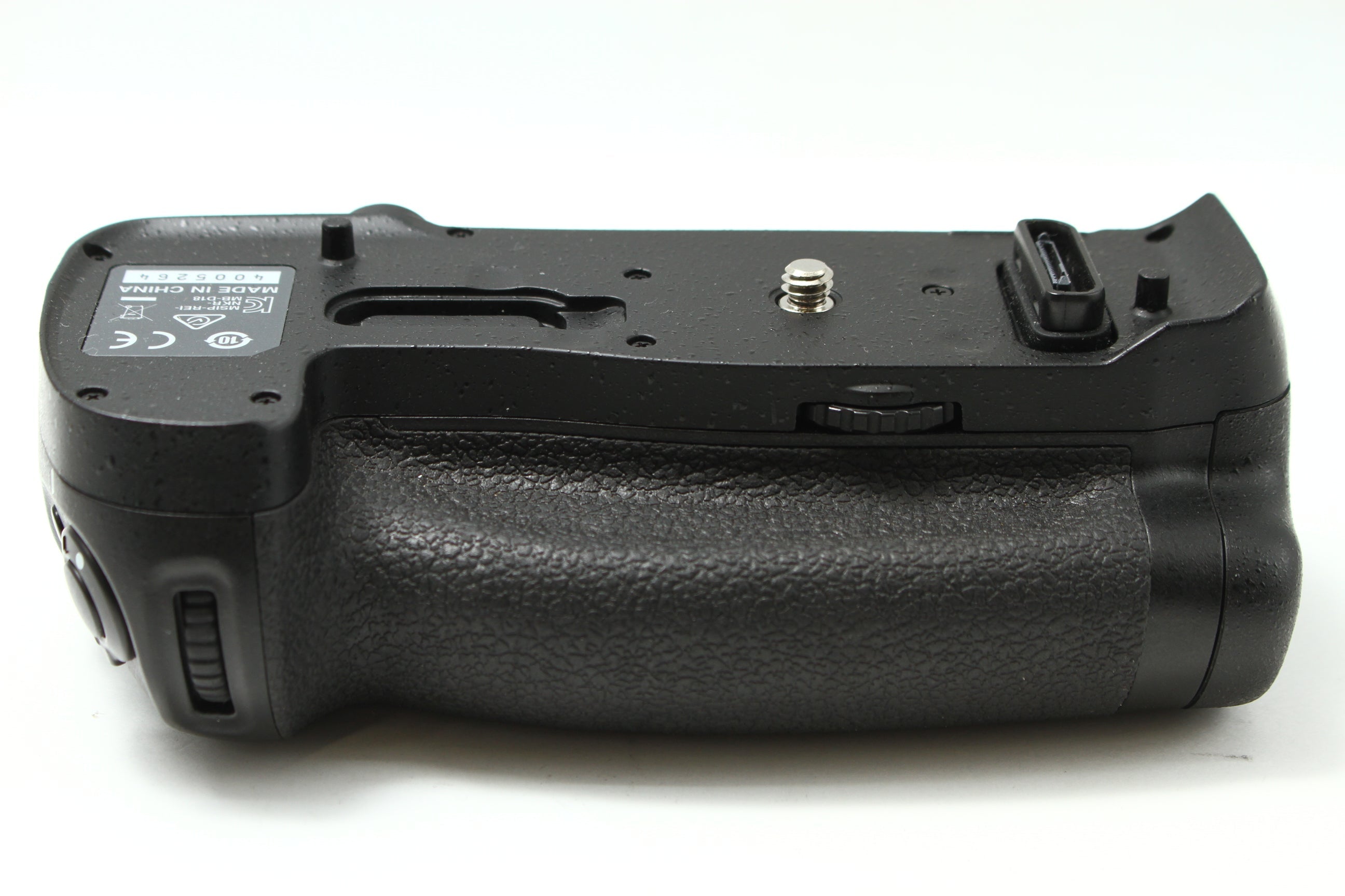 Nikon マルチパワーバッテリーパック MB-D18　(D850用） ニコン MB-D18 マルチパワーバッテリーパック | 一眼レフ