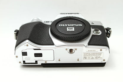 O-MD E-M10 Mark III シルバー