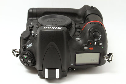 D800 + MB-D12