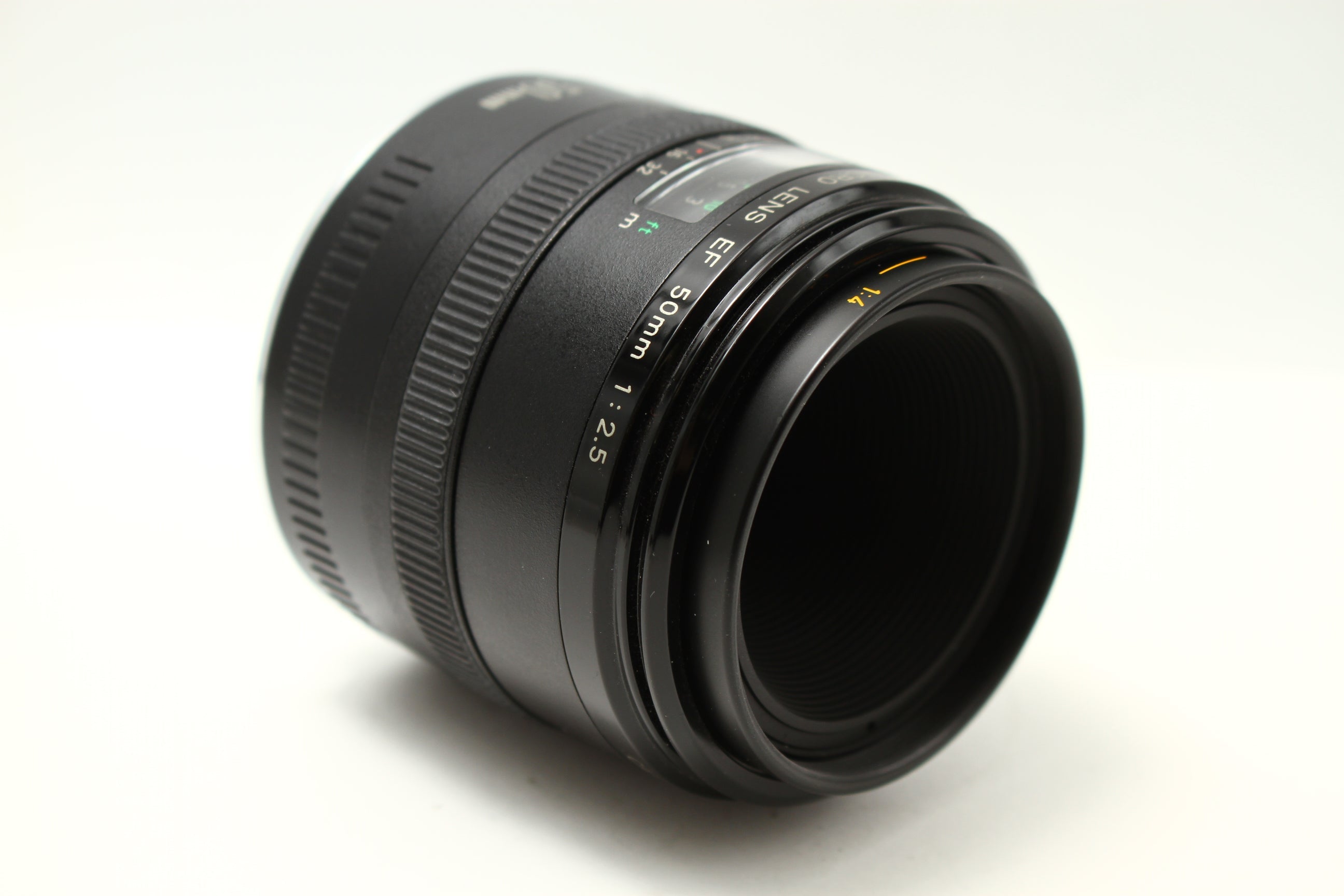 ⭐️美品⭐️Canon COMPACT-MACRO EF50mm 1:2.5 レンズ Canon (キヤノン) EF 50/2.5 COMPACT-MACRO レンズ AF一眼用 – にっ