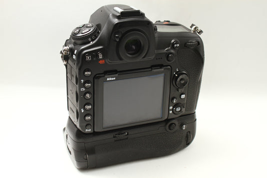 D850 + MB-D18