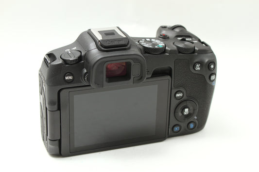 EOS R8