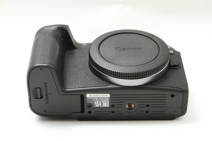 EOS R8