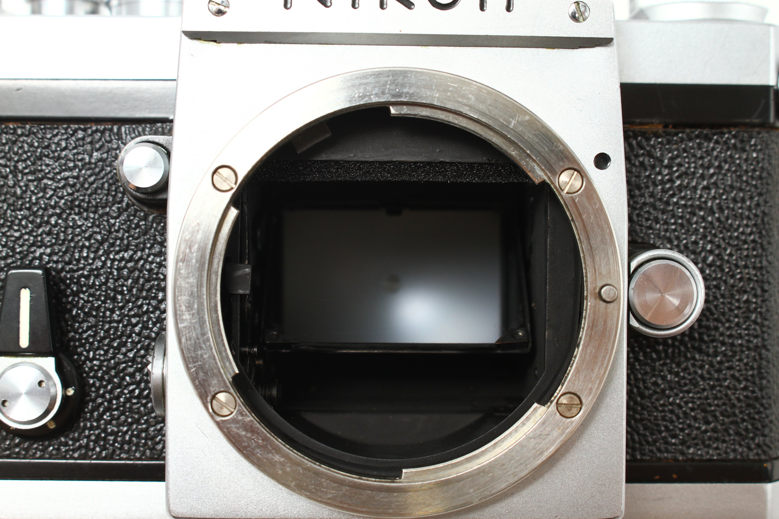 Nikon (ニコン) F アイレベル シルバー フィルムカメラ 一眼レフ – に
