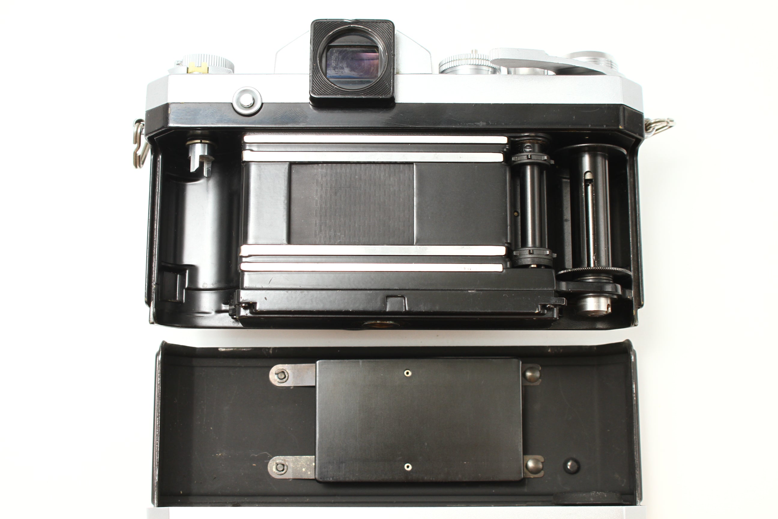 Nikon (ニコン) F アイレベル シルバー フィルムカメラ 一眼レフ – に