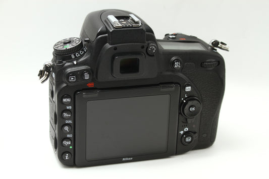 D750