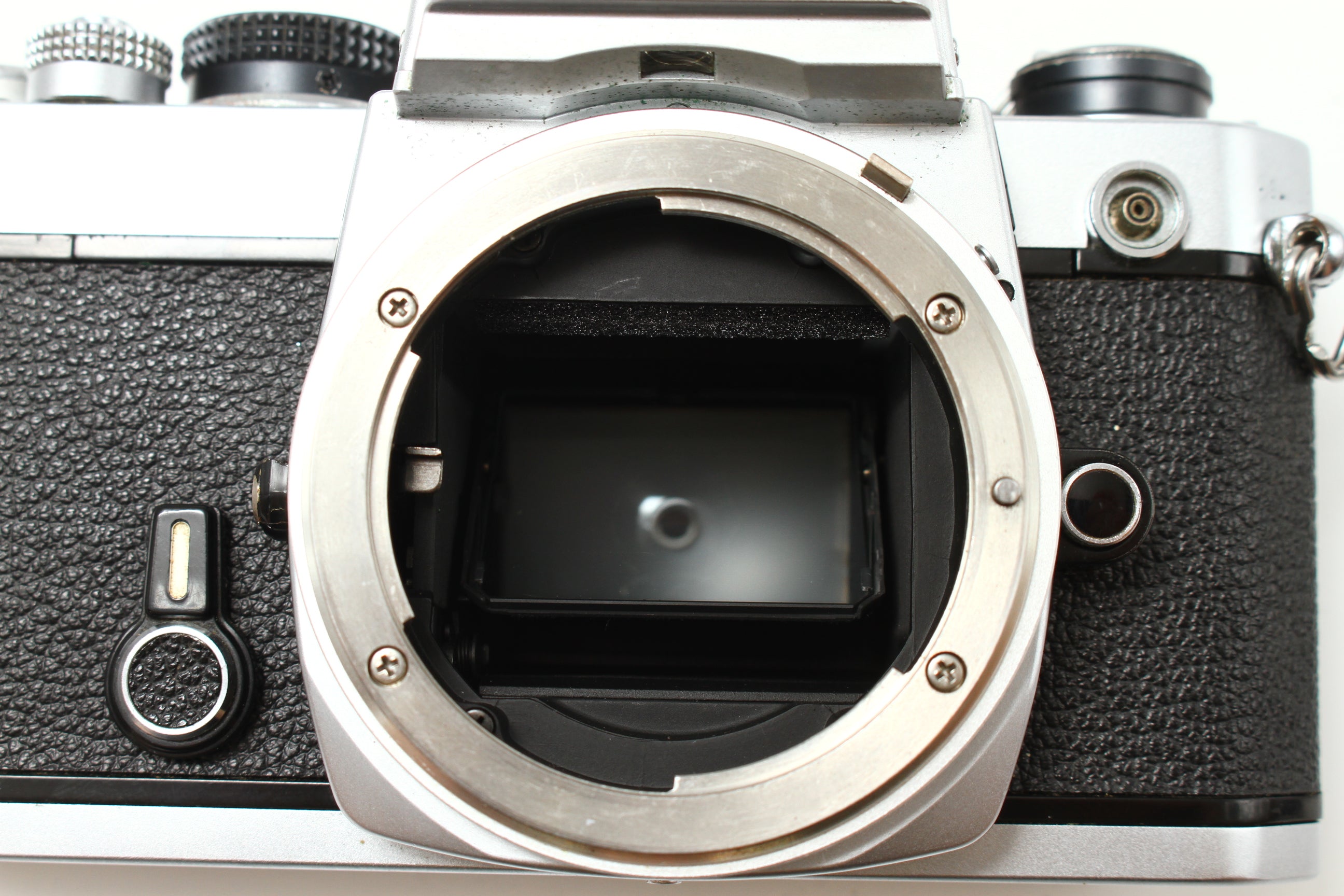 Nikon FM (ニコン)　シルバー Nikon (ニコン) FM シルバー フィルムカメラ 一眼レフ – にっしん
